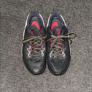 Nike women’s Macon 5